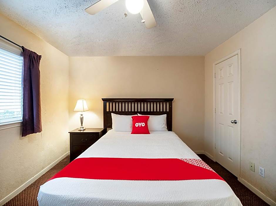 OYO Hotel & Apartments Houston Galleria