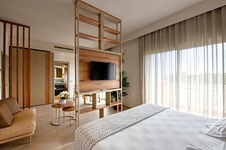 Junior Suite with One Queen Bed and Balcony - Non-Smoking