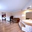 Red Roof Inn & Suites Monterey