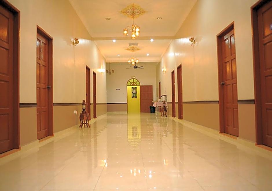 ANGGERIK IMPIAN HOTEL -Best for Travellers at Kuala Berang