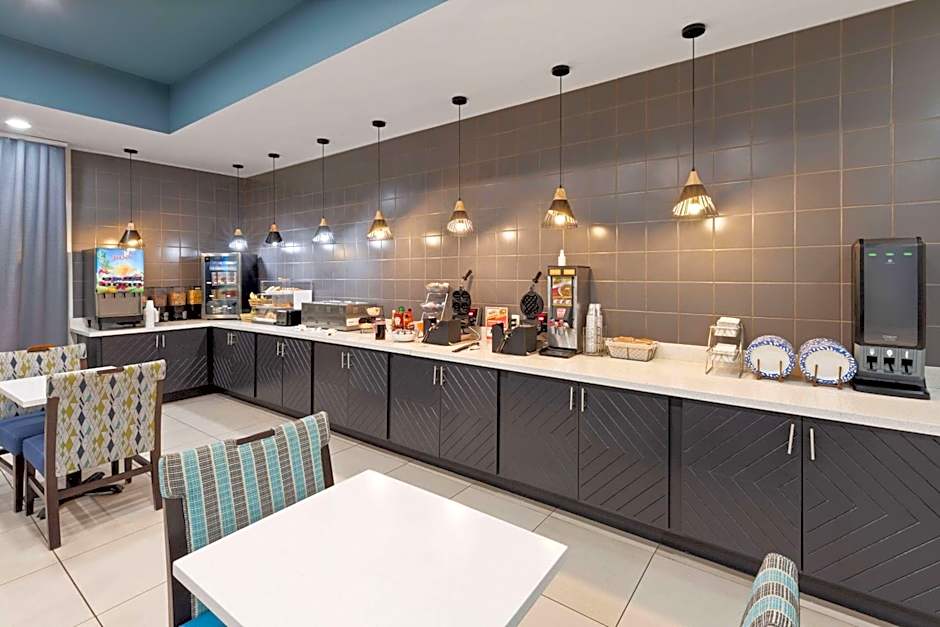 La Quinta Inn & Suites by Wyndham Austin NW/Lakeline Mall