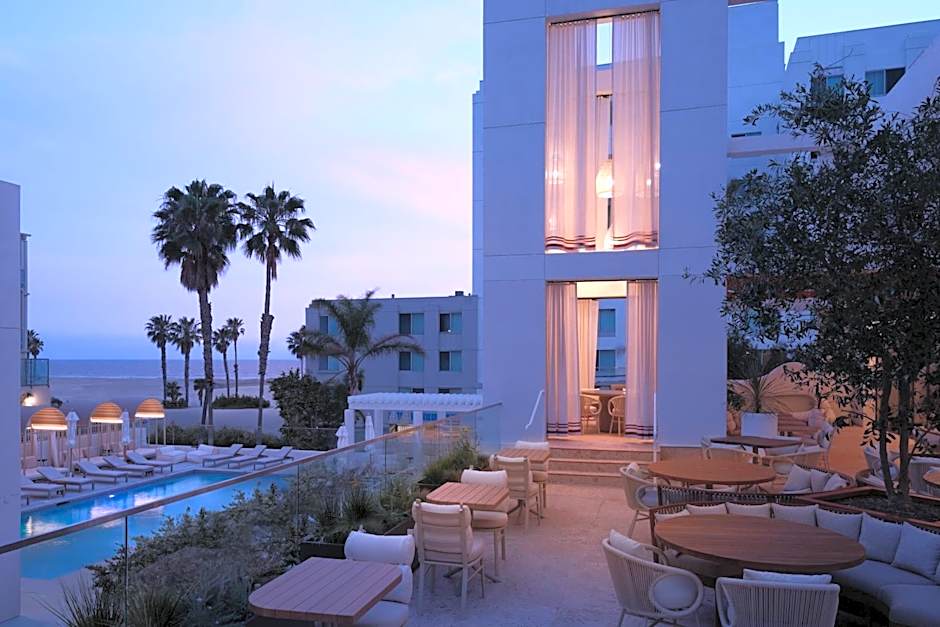 Sandbourne Santa Monica, Autograph Collection