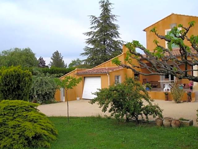 Le Nid au Pied du Mont Ventoux