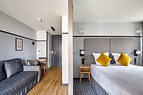 Comfort Suite (2-4 Adults)