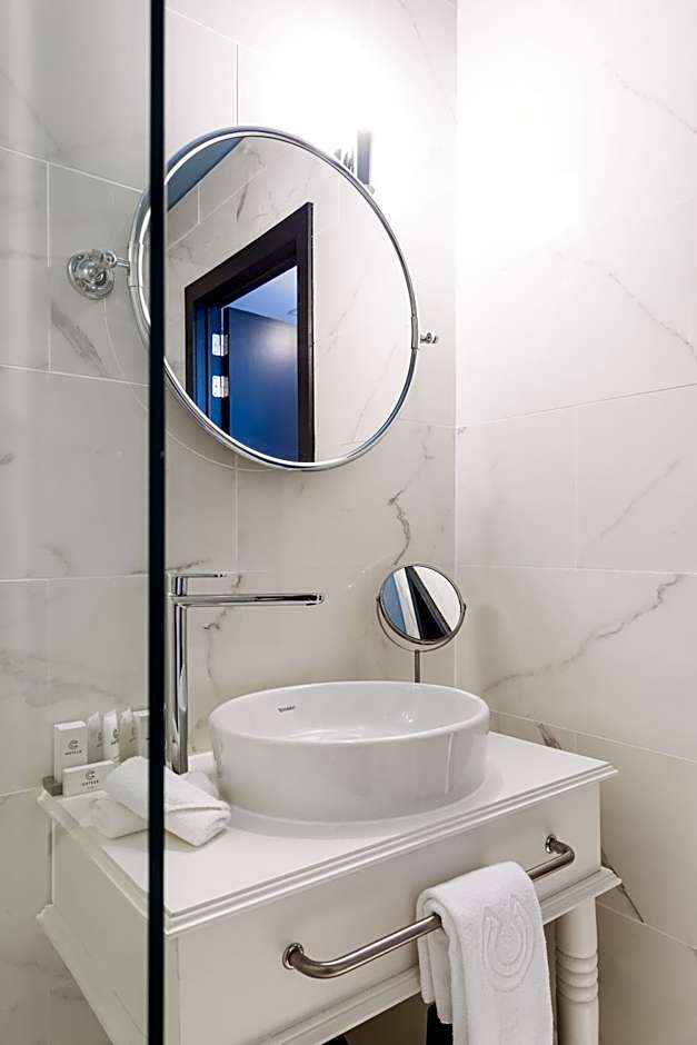 Hotel Cocoon