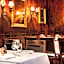 Les Armures Hotel