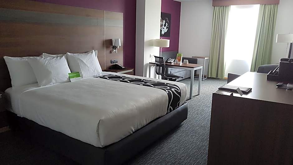 La Quinta Inn & Suites by Wyndham Puebla Ciudad Modelo