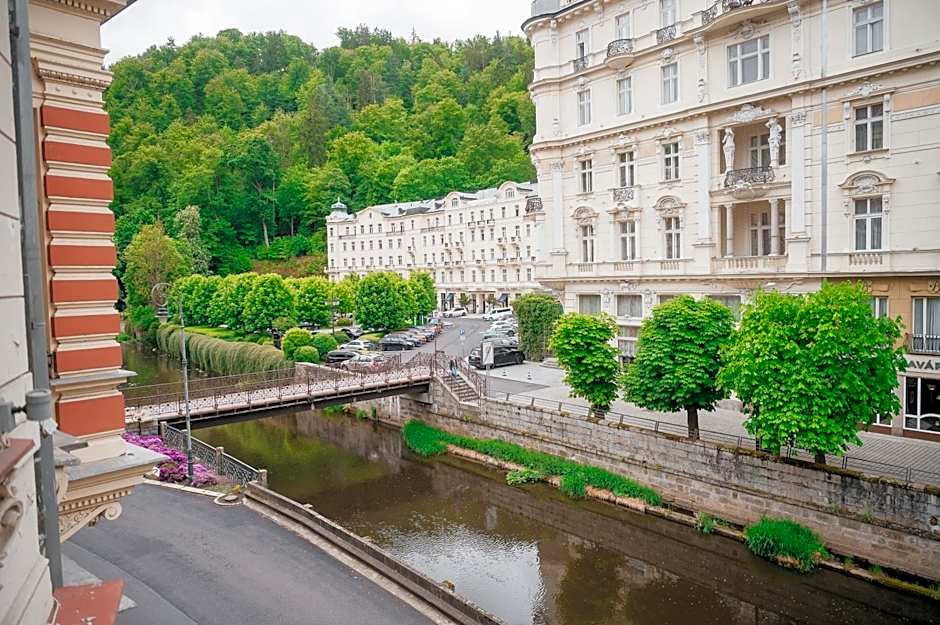 Alisa Hotel