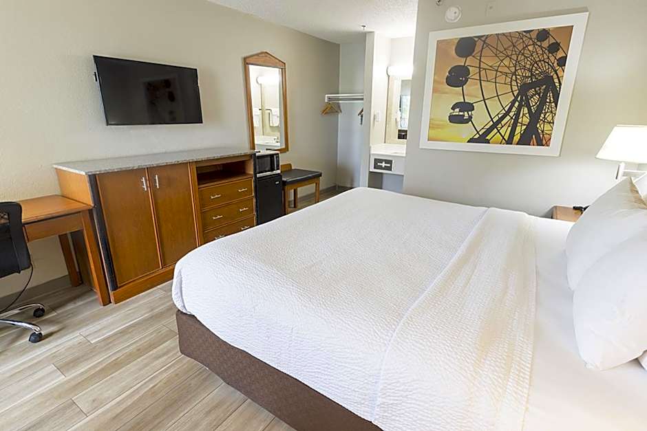 Days Inn by Wyndham Florence Cincinnati Area