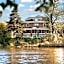 Goldsmith's River Front Inn