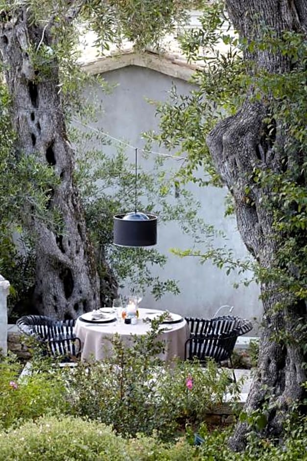 Torri e Merli, Paxoi