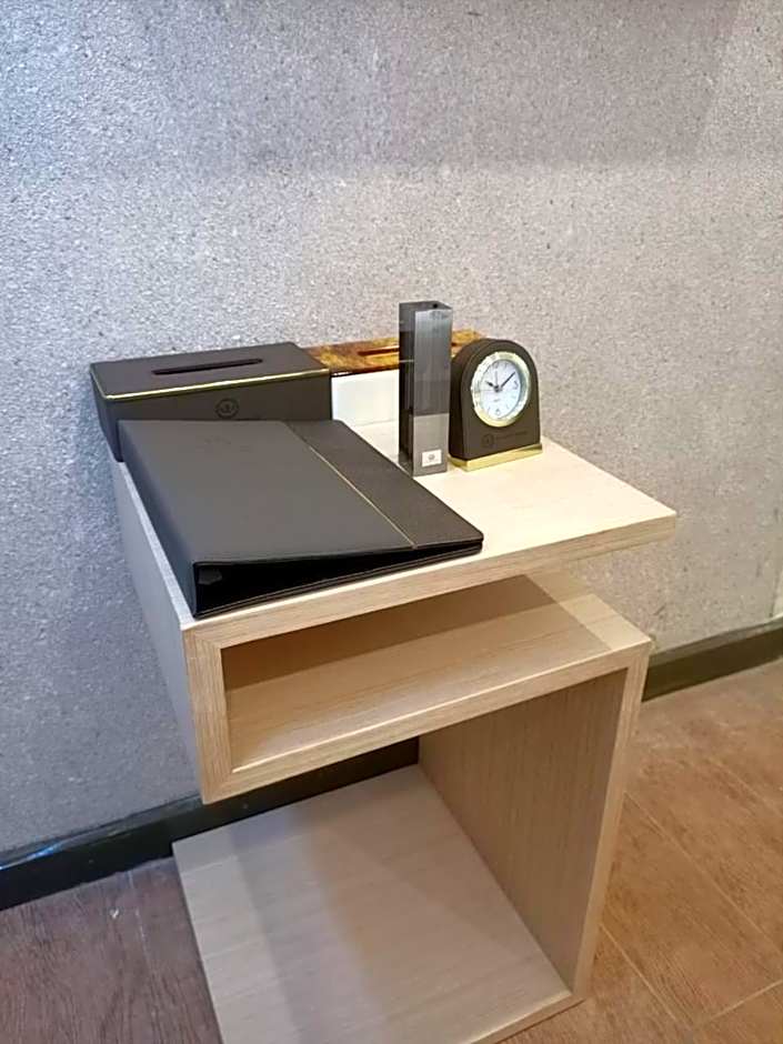 La Maison Royale South C