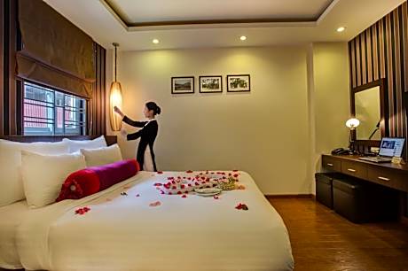 Honeymoon With View Room