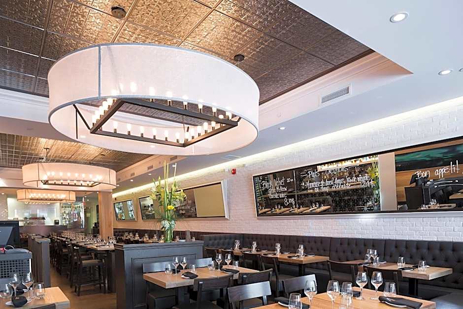 Manoir Victoria Hotel