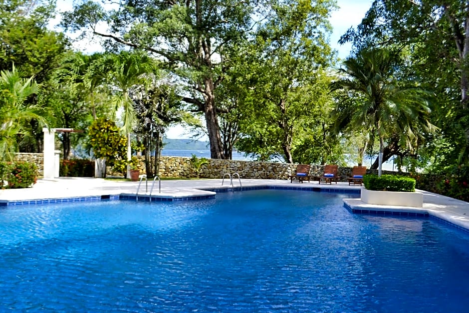 Papagayo Golden Palms Beachfront Hotel