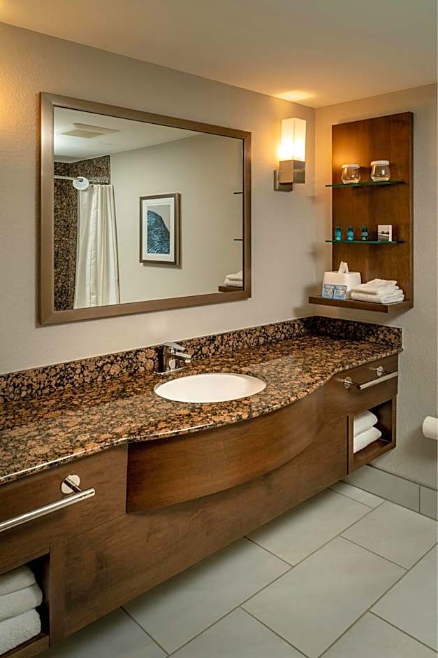 Delta Hotels Huntington Mall
