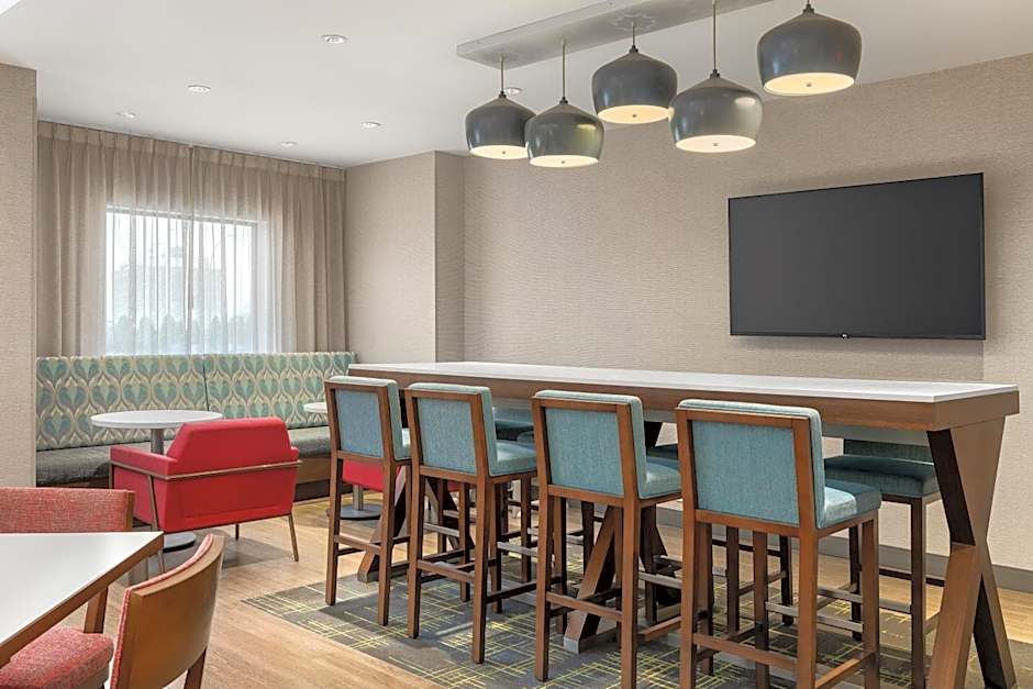 Hampton Inn & Suites Montreal-Dorval