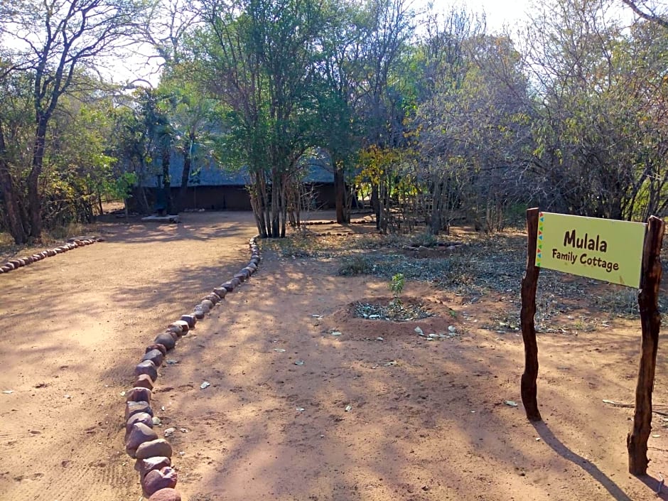 Nthakeni Bush & River Camp