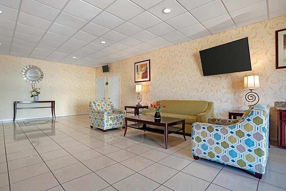 Quality Inn & Suites Near Lake Eufaula