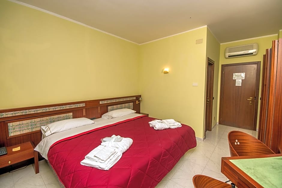 New Petit Hotel