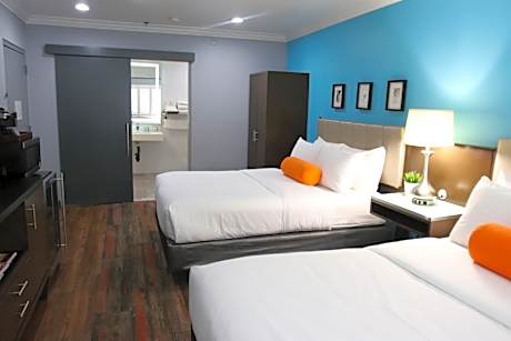 Standard Queen Room with Two Queen Beds - Disability Access