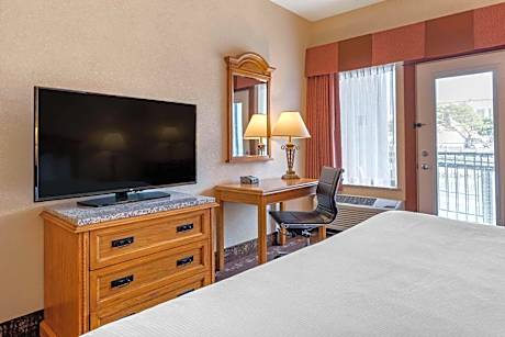 Queen Room - Mobility Accessible w/ Tub - Non Smoking