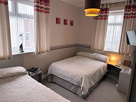 Family Room (2 Adults + 1 Child)