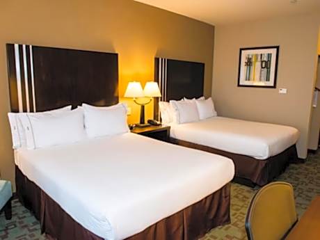 2 Queen Beds Standard