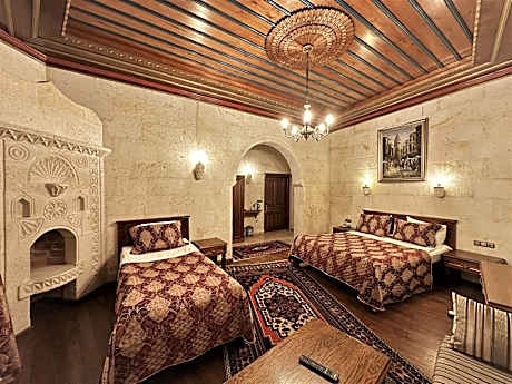 Family Room (3 Adults)