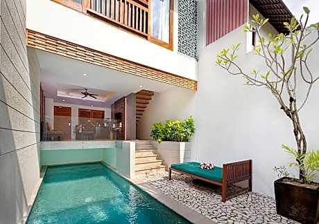 Villa Kayu Raja