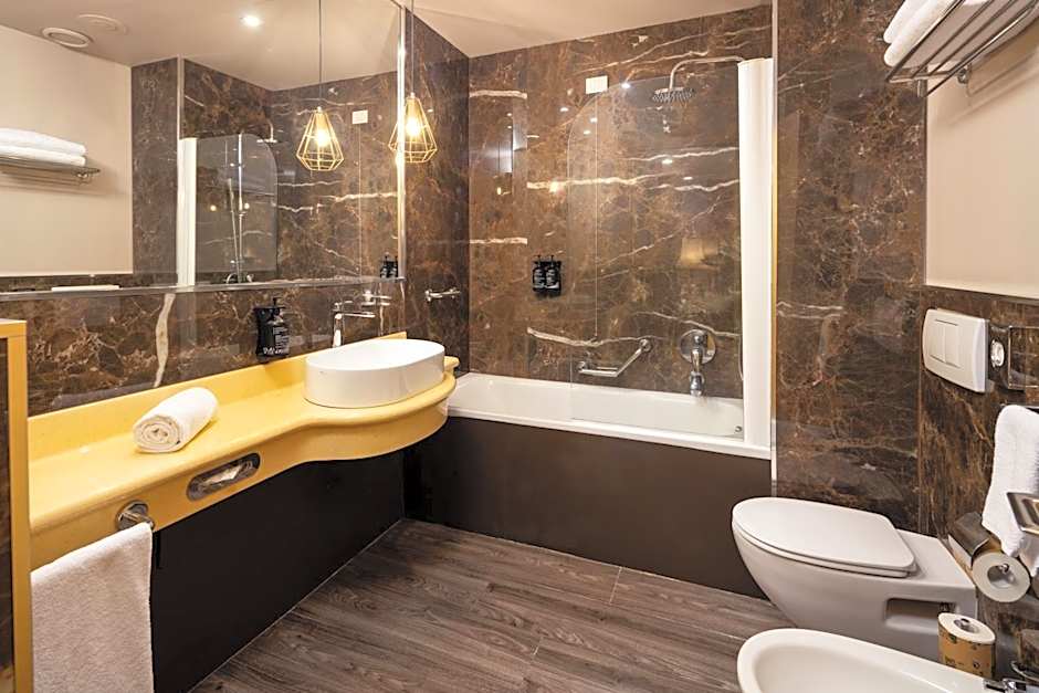 Holiday Inn Milan Garibaldi Station By IHG