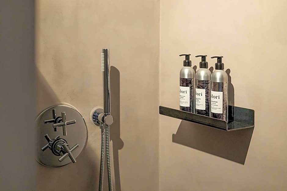 April1550 Boutique Hotel