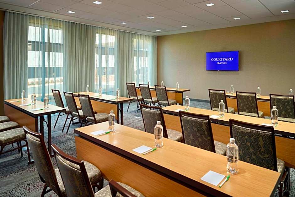 Courtyard by Marriott LaGrange