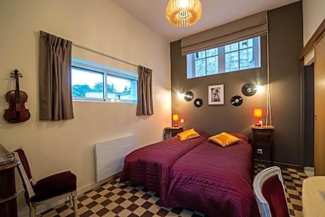 Twin room-Private Bathroom-Aile