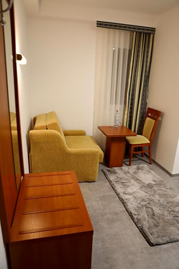 M-A-S-Hotel