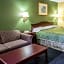 Rodeway Inn & Suites Plymouth Hwy 64