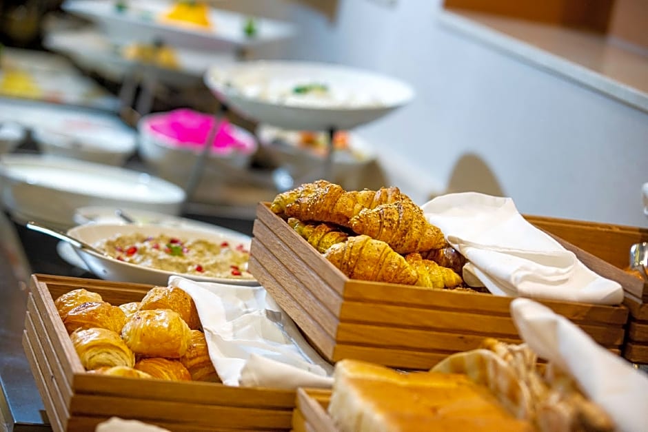 Golden Tulip Doha Hotel