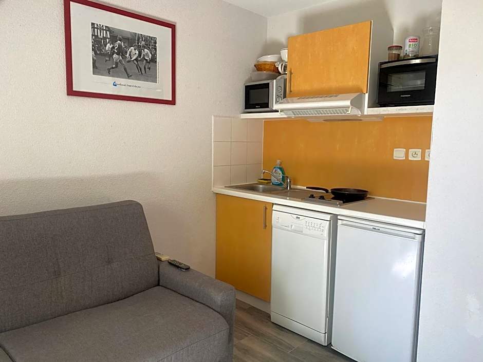 Appartement rénové 1 chambre pour 4 personnes à Cassen