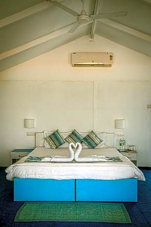 Deluxe Sea Facing Beach Hut