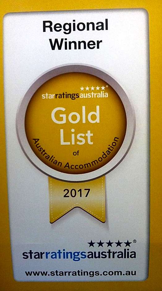 Parkwood Motel & Apartments