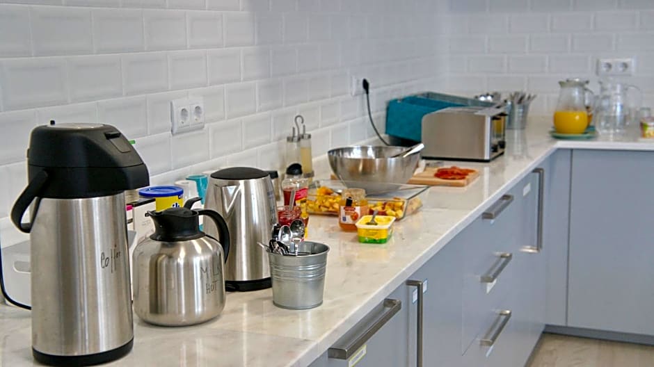 Topcity Hostel & Suites