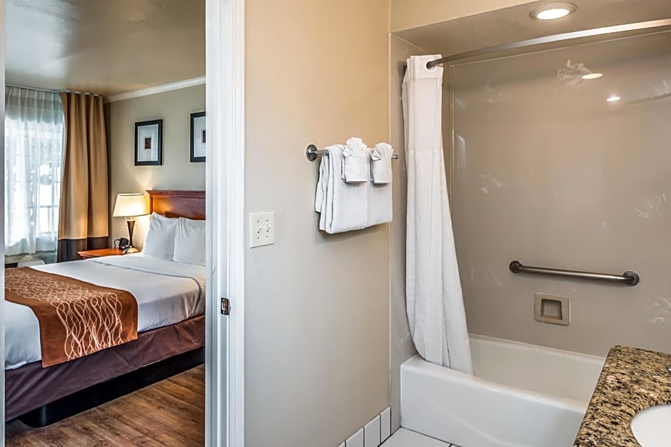 The Inn at 1252 Monterey