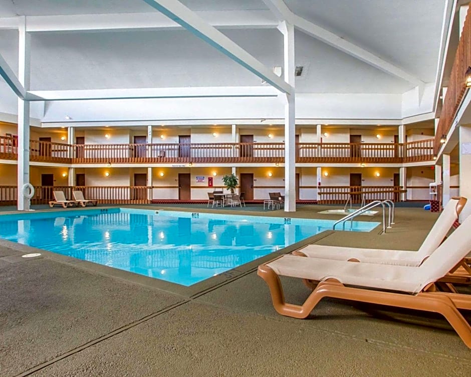 Econo Lodge Inn & Suites Stevens Point