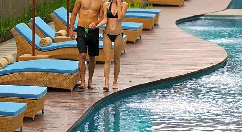 Ossotel Legian Hotel