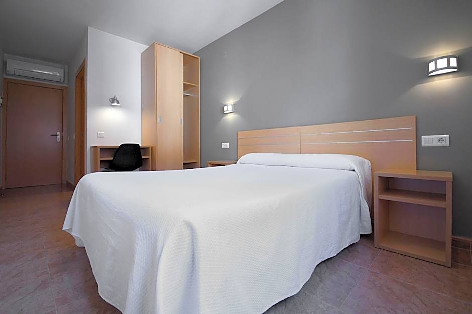 Photo 1 of 3 of 1 Double Bed or 2 Beds