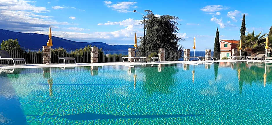 Residence Borgo Dei Limoni - Appartamenti con Garage
