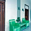 RedDoorz @ Golden Inn Tugu Yogyakarta