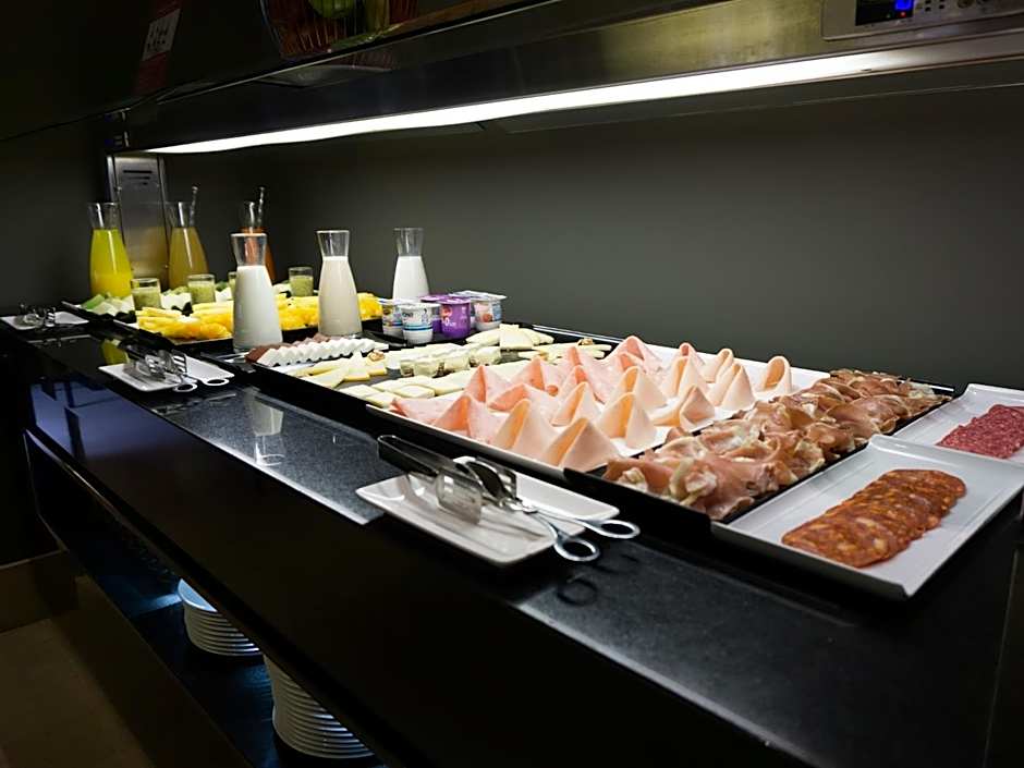 Carris Cardenal Quevedo