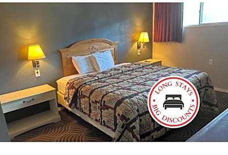 Love Hotels Western Holiday by OYO at Harlan Lake NE