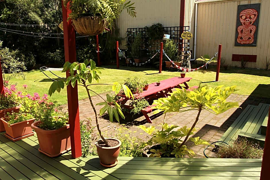 Bazils hostel & Surf School